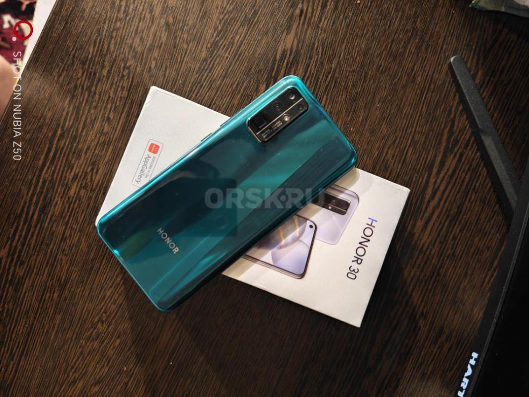 Продам HONOR 30 8/128, цвет изумруд, в хорошем состоянии. - Новотроицк