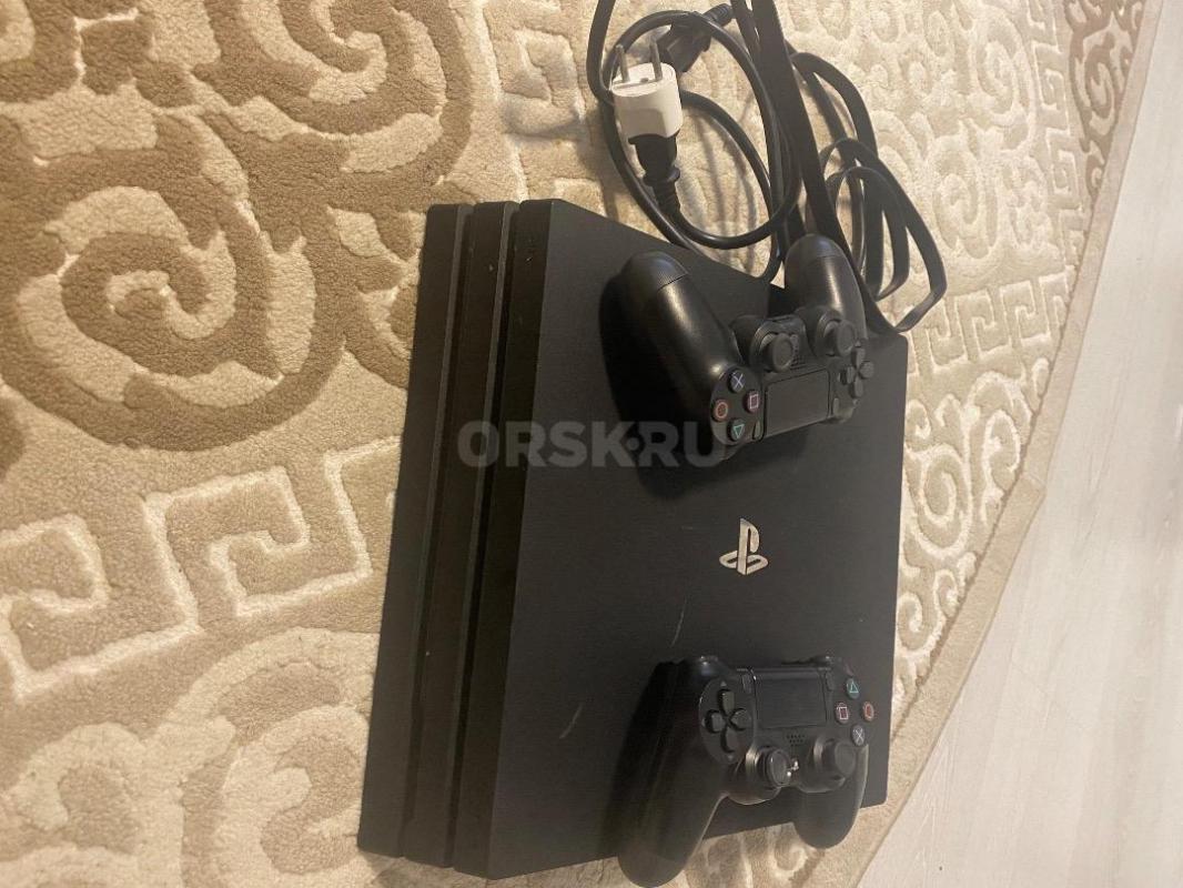 Продам игровая приставка PS 4 Рro в отличном состоянии) - Орск