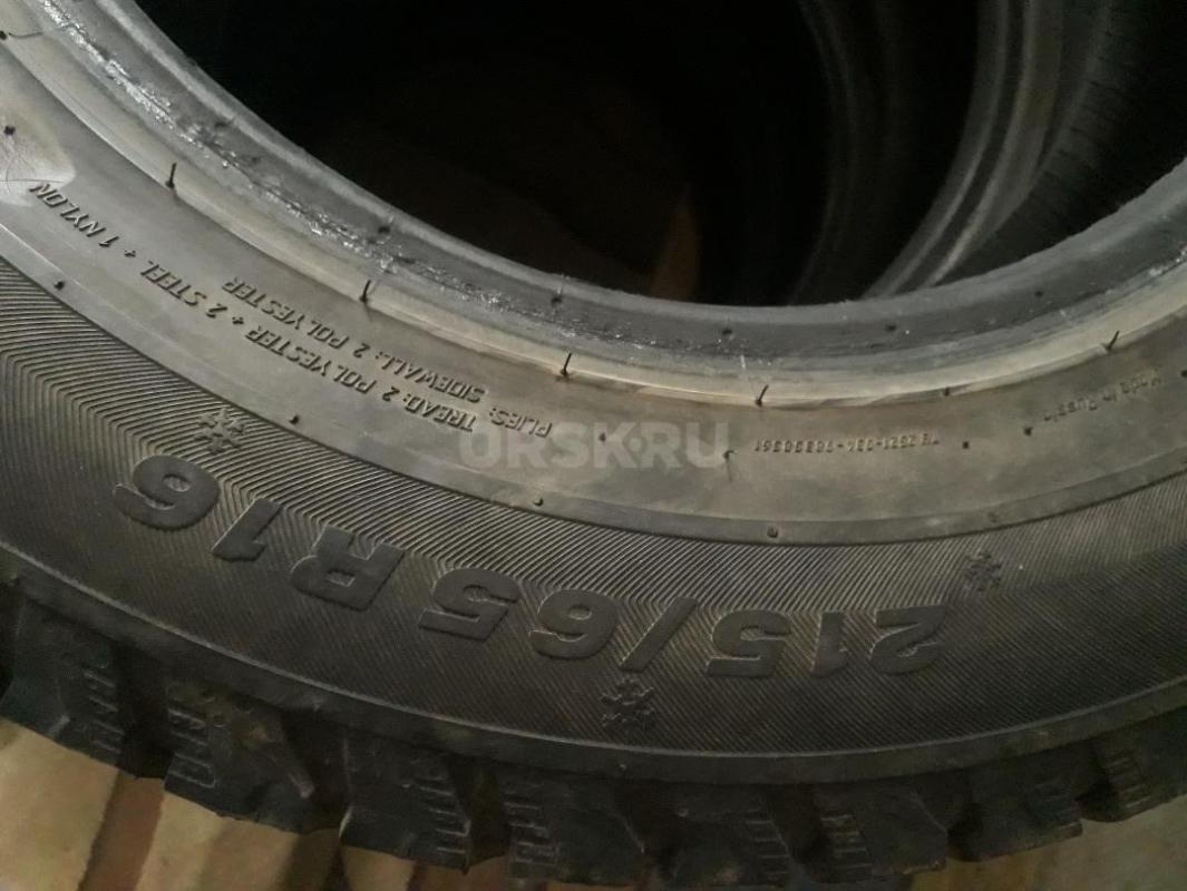 Комплект зимних шин Viatti Bosco Nordico 215/65 R16 в хорошем состоянии - Орск