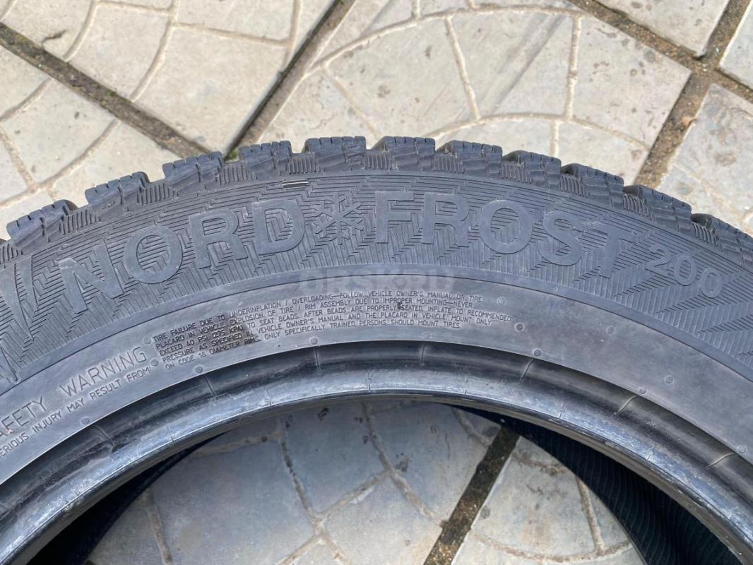 Продам 235/60 R18 комплект зимних шин Gislaved Nord Frost 200. - Орск