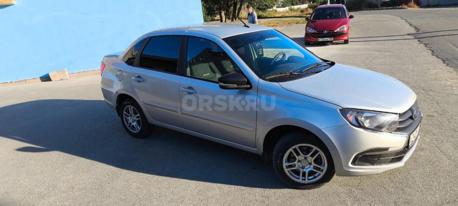 Продам свой автомобиль которым владею 3.5 года, автомобиль в хорошем состоянии не бит не крашен. - Орск