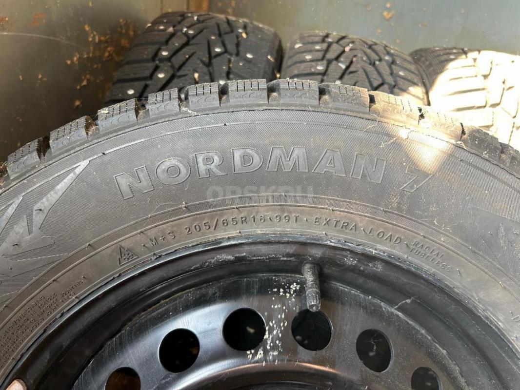 Продам 4 шипованных баллона NOKIAN NORDMAN 7, 205/65 R16. - Энергетик