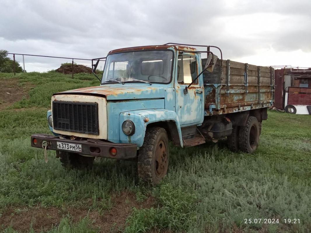 Продам срочно газ 3307 1995гв с документами на учёте с номером!!!! резина нормальная кабина не гнила - Орск