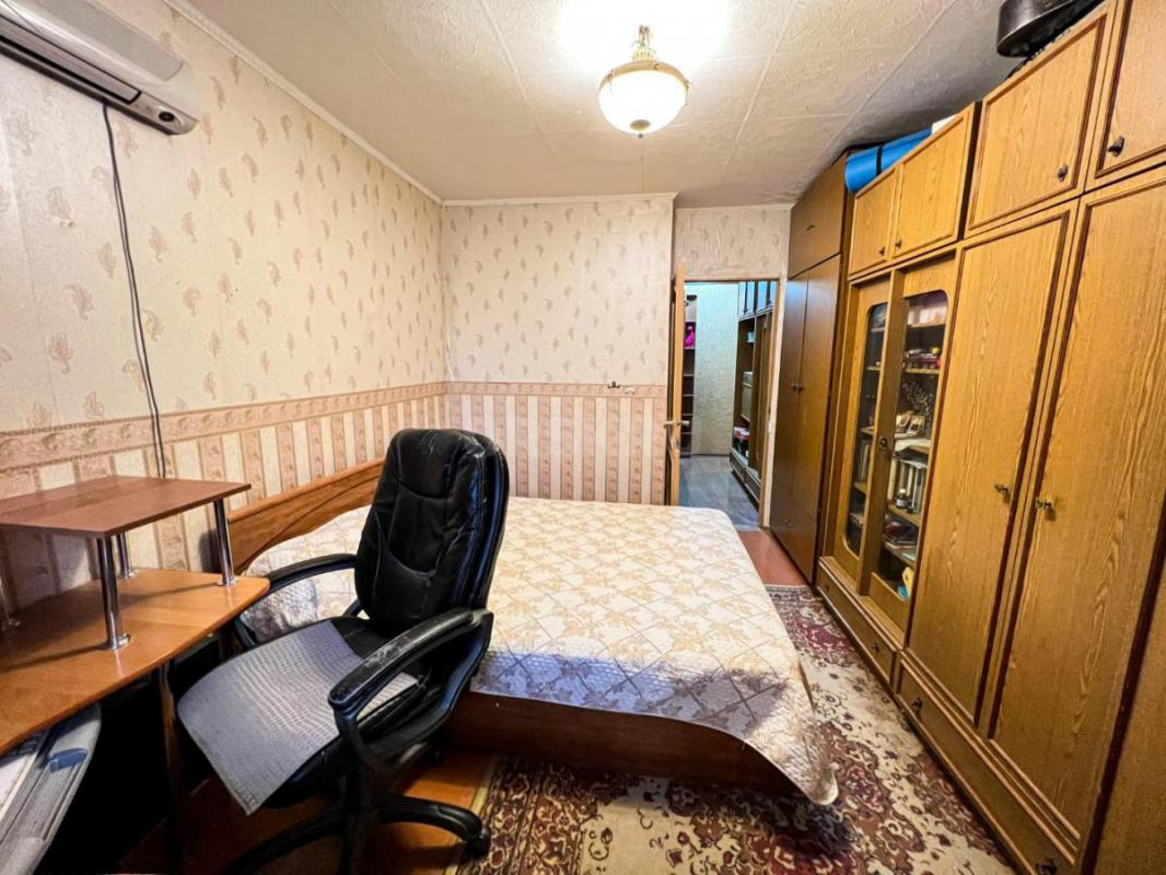 Продам 3-комнатную квартиру
-Общая площадь 63.00 кв. - Орск