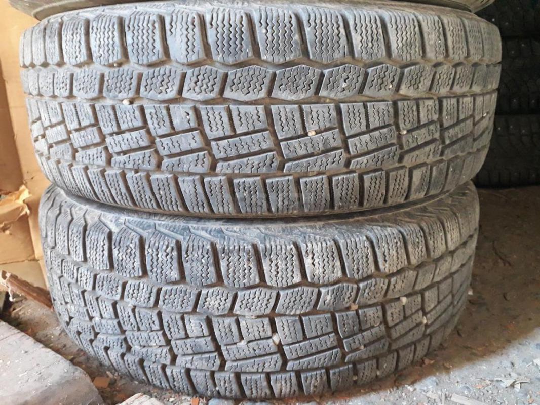 Комплект зимних шин Viatti Brina 185/65 R14 (липучки) в отличном состоянии, без грыж и порезов. - Орск