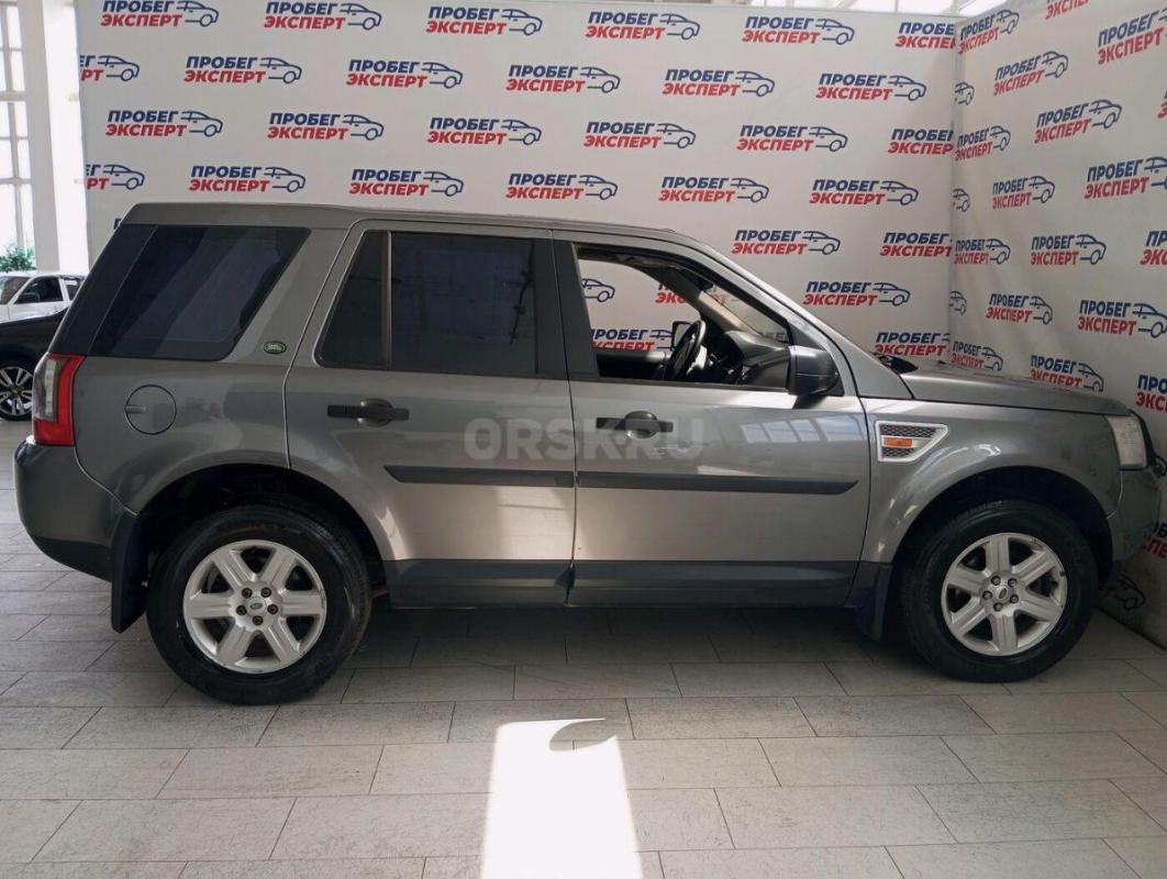 Автомобиль Land Rover Freelander II, выпущенный в 2008 году, представляет собой надежный внедорожник - Орск