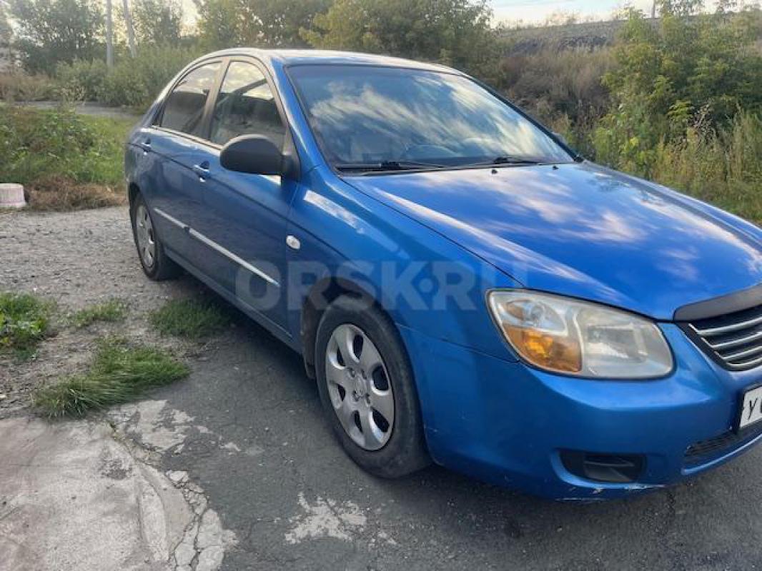 Продам KIA CERATO 
Год :2006. ( рестайлинг ) 
1,6 Бензин  пробег 230000 км 
Коробка: АВТОМАТ(отли - Орск