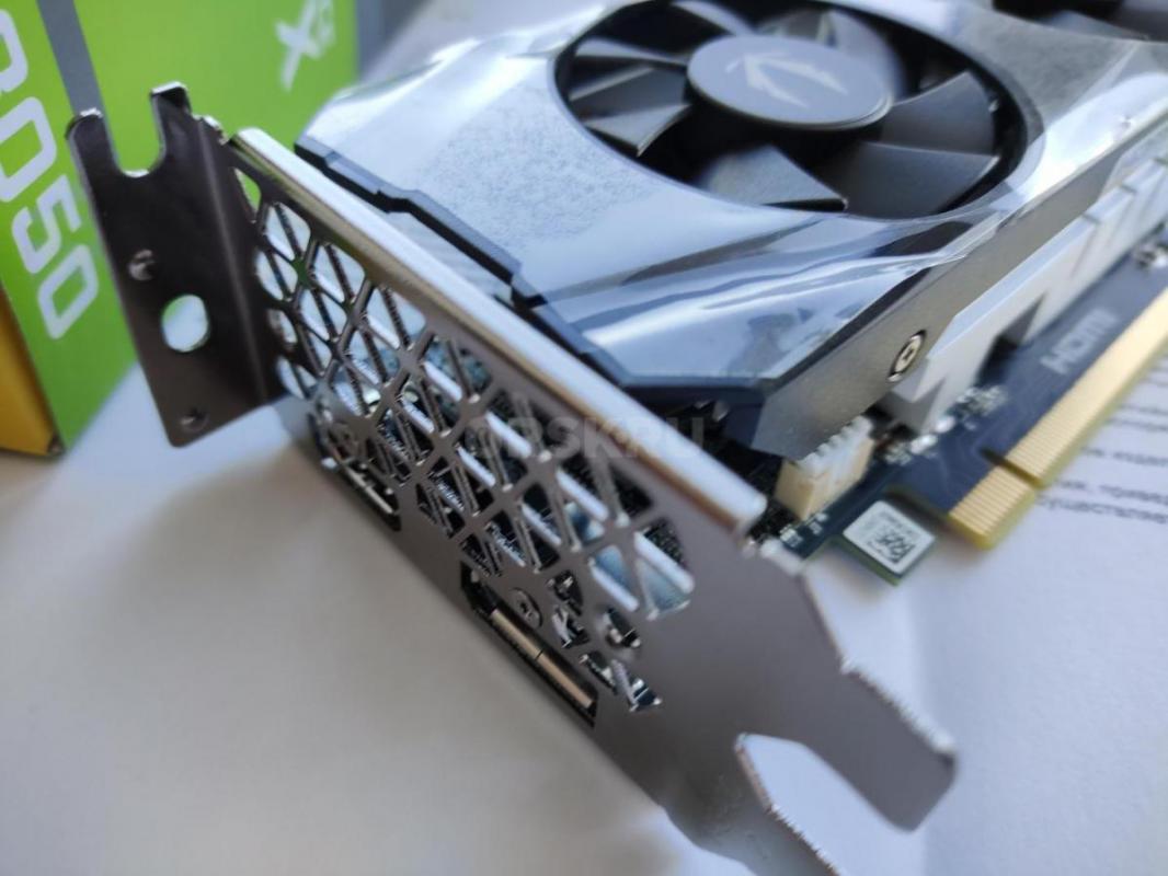 ZOTAC Видеокарта GeForce RTX 3050 6 ГБ (ZT-A30510L-10L) новая низкопрофильная (есть полноразмерная п - Орск