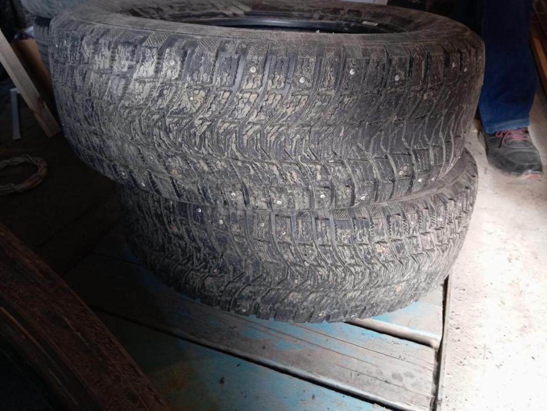 Продам зимние шины 215/65 R16 (4 шт) Michlen, без грыж и порезов. - Орск