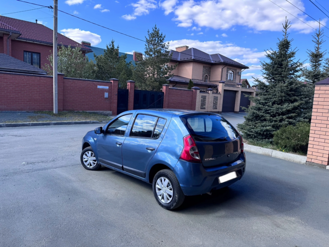 Продам Renault Sandero ( Рено Сандеро ) - 2012 года. - Орск