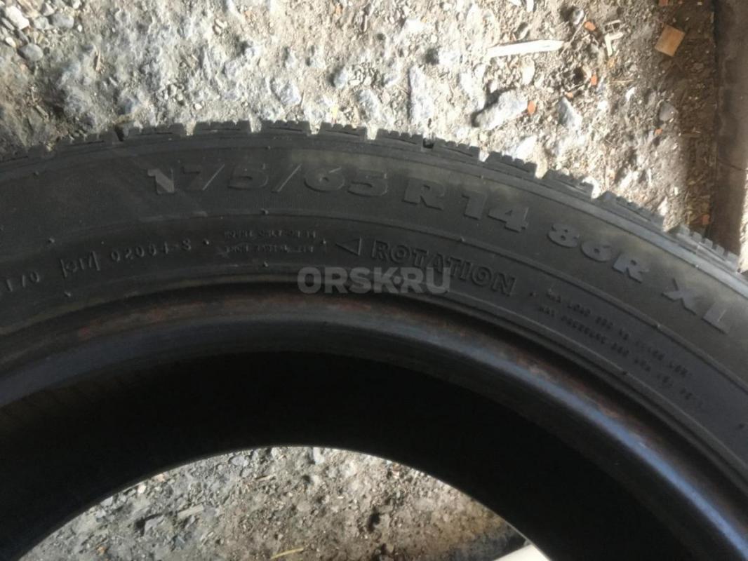 Комплект зимних липучки Nokian 175/65 R14 в отличном состоянии, протектор жирный, без грыж и порезов - Орск