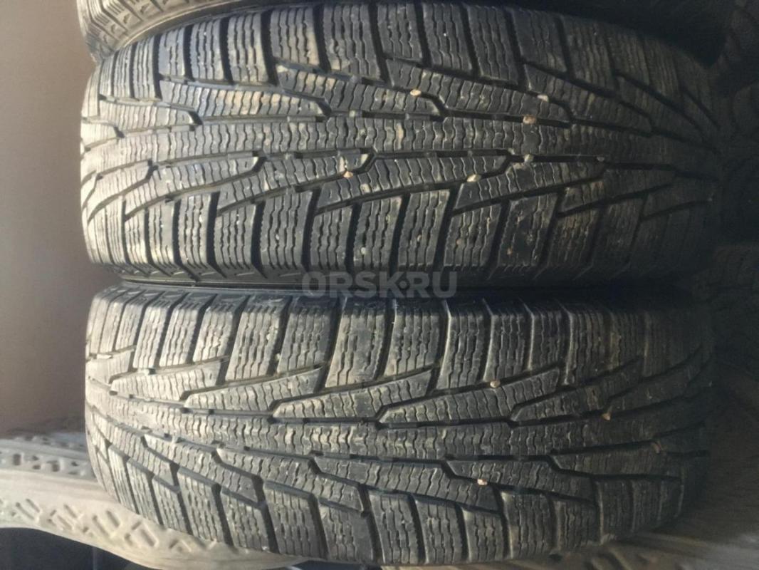 Комплект зимних липучки Nokian 175/65 R14 в отличном состоянии, протектор жирный, без грыж и порезов - Орск