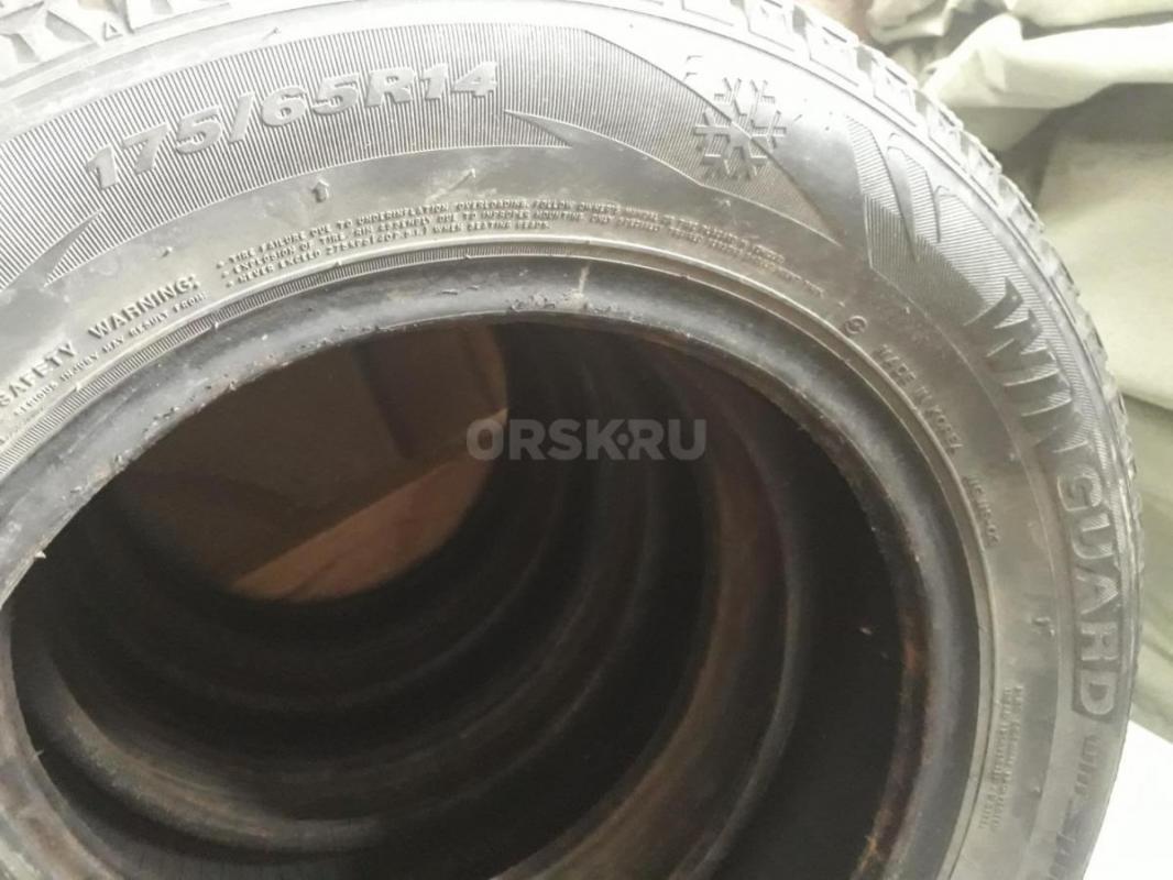 Комплект зимних шин Nexen (КОРЕЯ) 175/65 R14 в отличном состоянии, шипы все родные на месте. - Орск