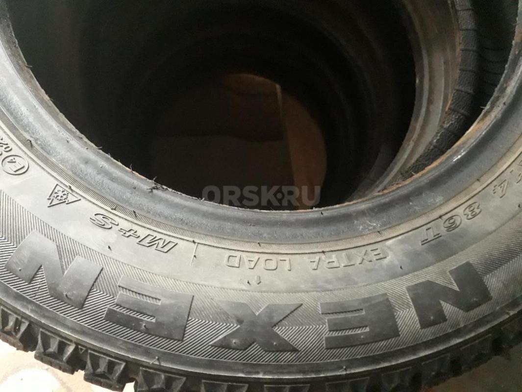 Комплект зимних шин Nexen (КОРЕЯ) 175/65 R14 в отличном состоянии, шипы все родные на месте. - Орск