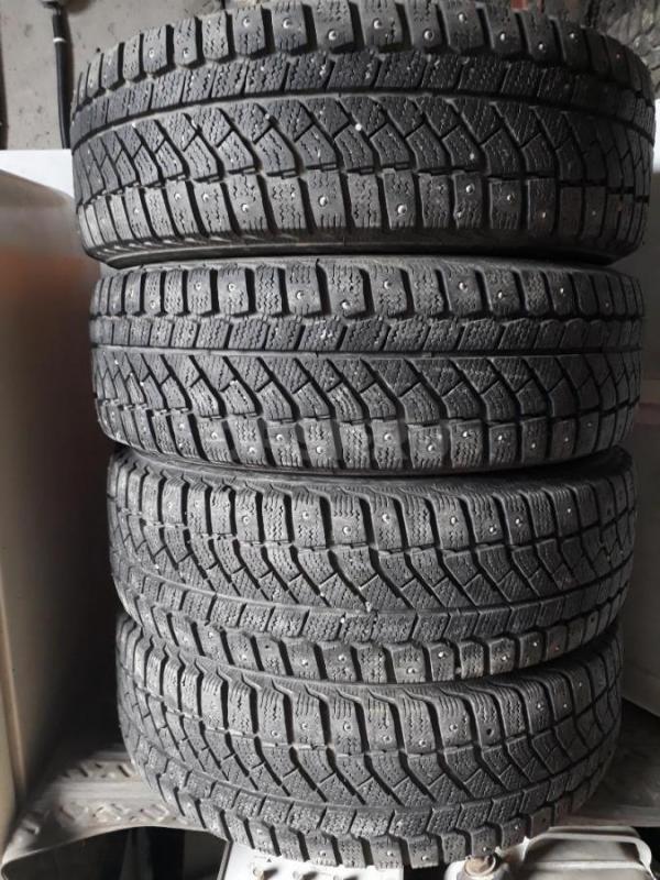 Комплект зимних шин Viatti Brina Nordico 185/65 R15 в хорошем состоянии - Орск