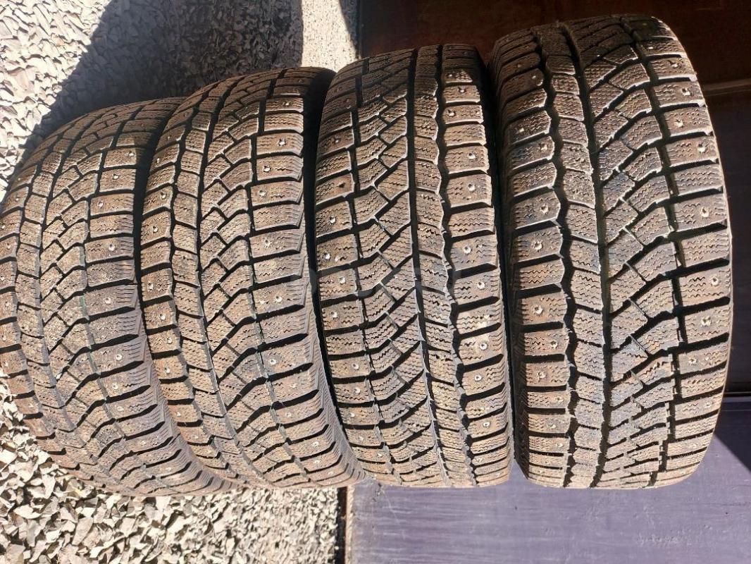 Зимняя резина 195/55 R15 а отличном состоянии - Орск