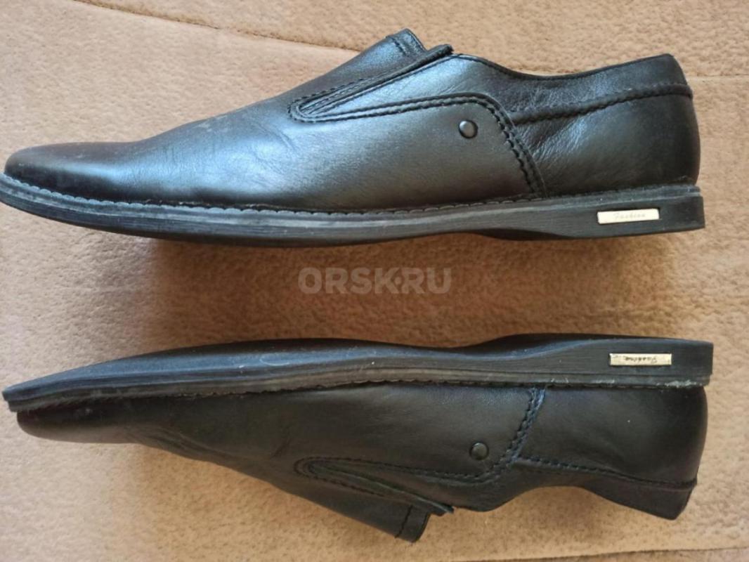 Туфли мужские размер 43, б/у один сезон школа.
1) MenSShoes Italy;
2) Unichel. - Орск