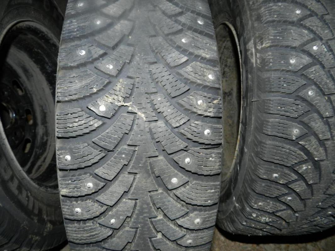 продам колёса 4 шт.nokian HAKAPELITA 215/65R15. - Домбаровский