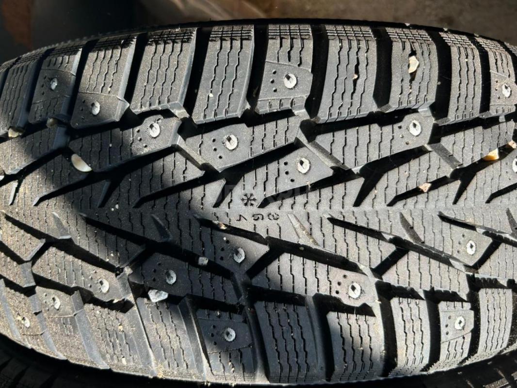 продам комплект зимних шин 205/65 R16, диски 5*114,3, ЦО 67,1 - Орск