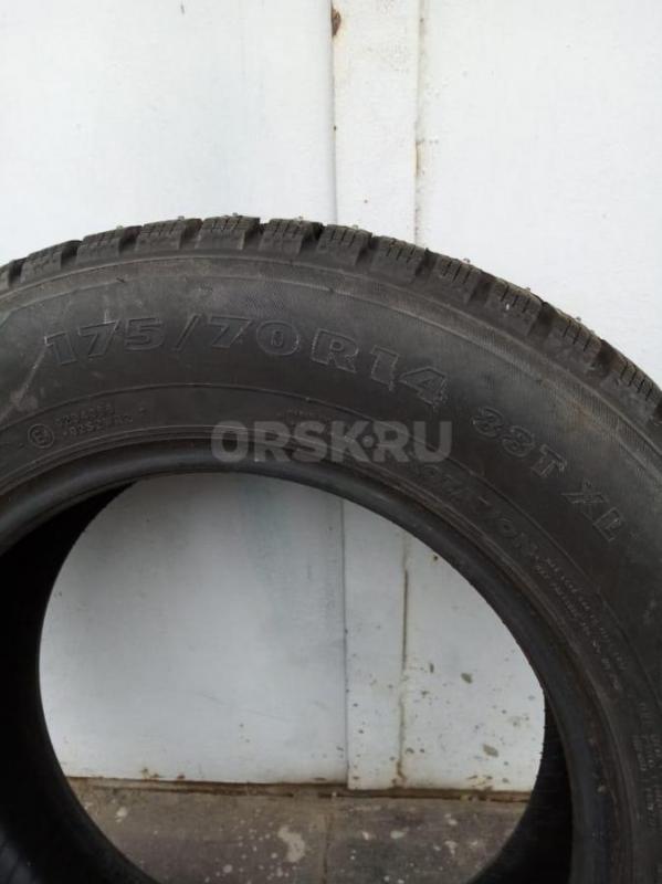 Продам новую зимнею резину два болона нордман 7 175/70 R14 цена одной шины 4.500. - Орск