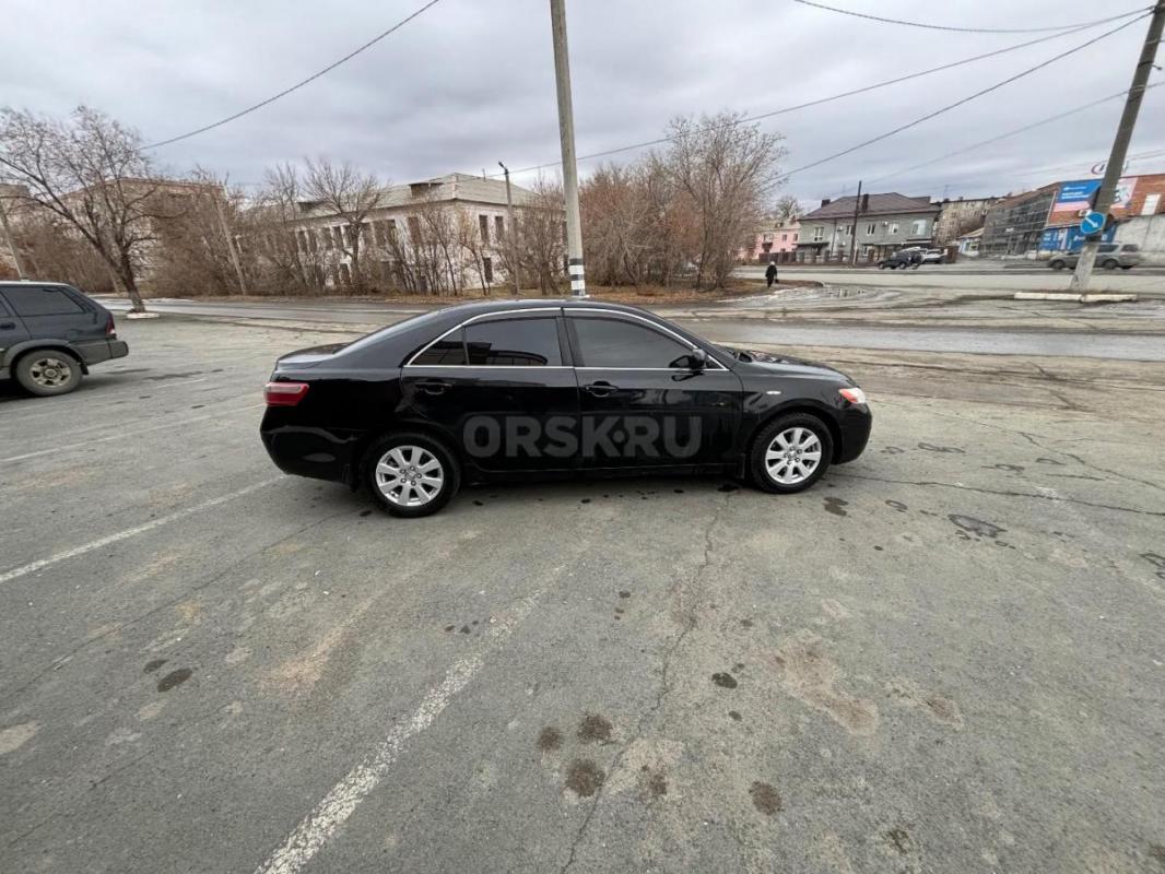 Продам Toyota Camry 2006 год
2.4 АТ, максимальная комплектация 
Пробег : 320000 км, собственник - Орск