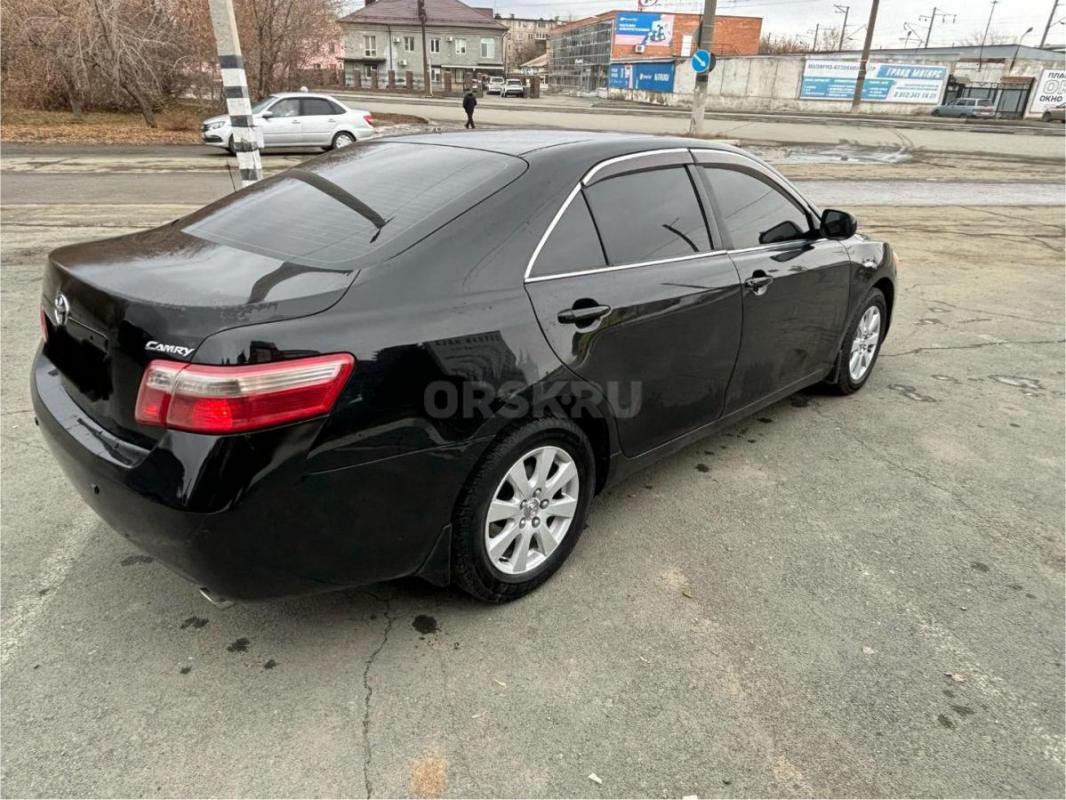 Продам Toyota Camry 2006 год
2.4 АТ, максимальная комплектация 
Пробег : 320000 км, собственник - Орск