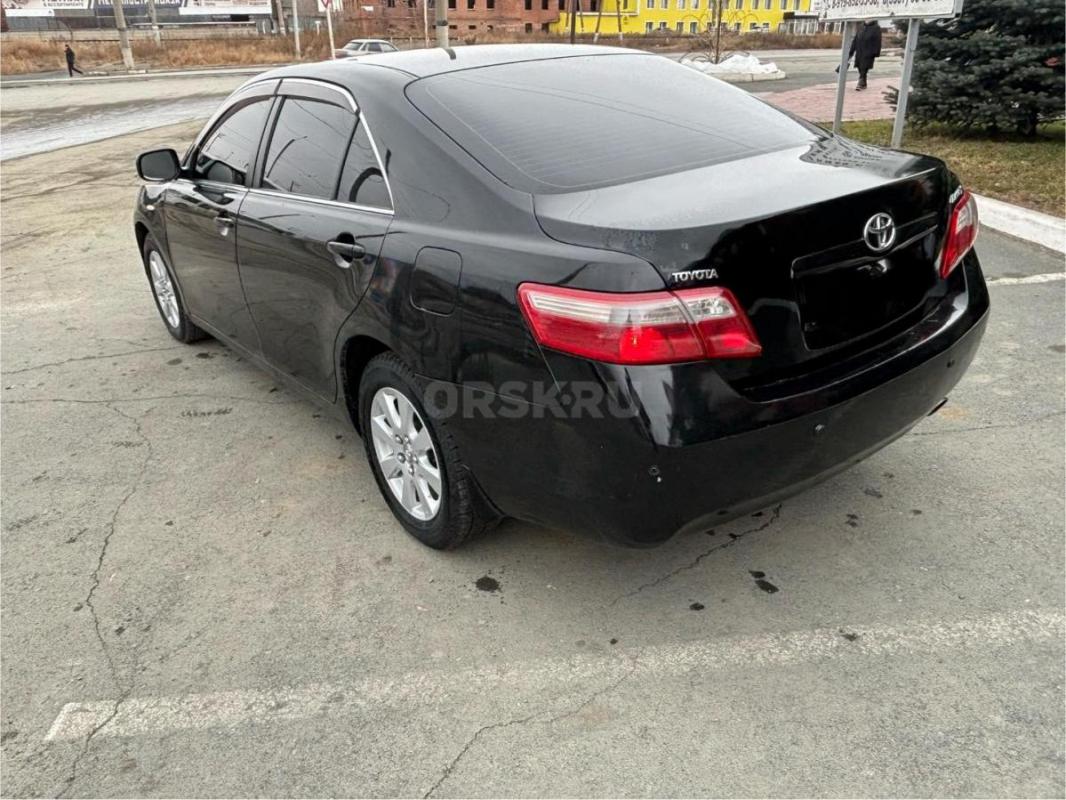 Продам Toyota Camry 2006 год
2.4 АТ, максимальная комплектация 
Пробег : 320000 км, собственник - Орск