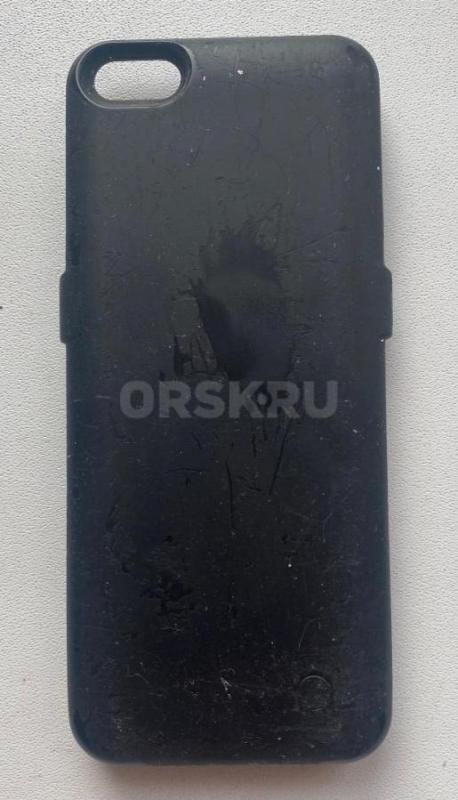 Продам рабочий iPhone 5 с небольшим сколом на стекле. - Орск