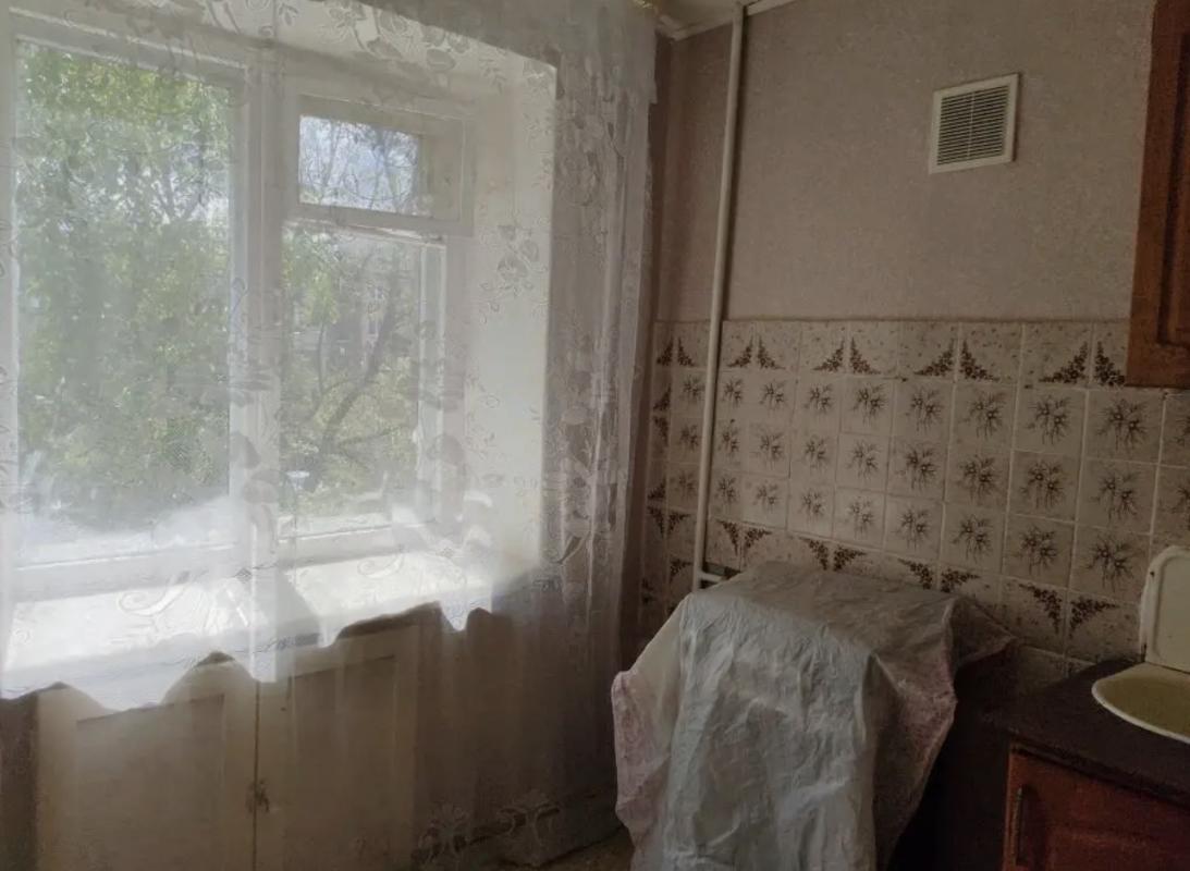 Продам 2- комнатную квартиру с раздельными ходами, в кирпичном доме. - Новотроицк