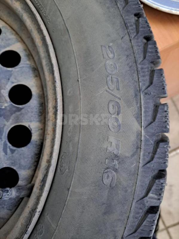 Шипованные шины Viatti Brina 205/60 R16 на дисках. - Орск