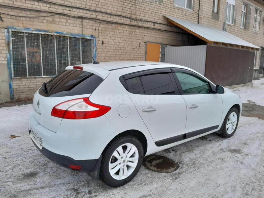 Продам свой автомобиль Renault Megane (1,6 CVT 2013 г. - Орск