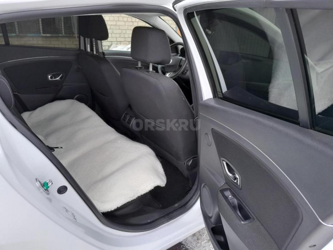 Продам свой автомобиль Renault Megane (1,6 CVT 2013 г. - Орск