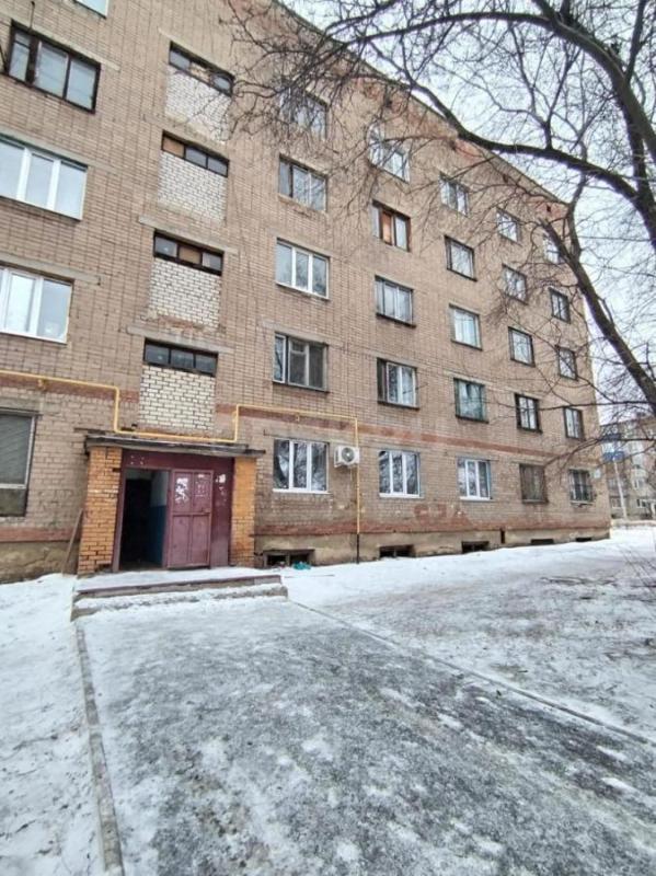 Продам 2-х комнатную квартиру в кирпичном доме по адресу: ул. - Орск