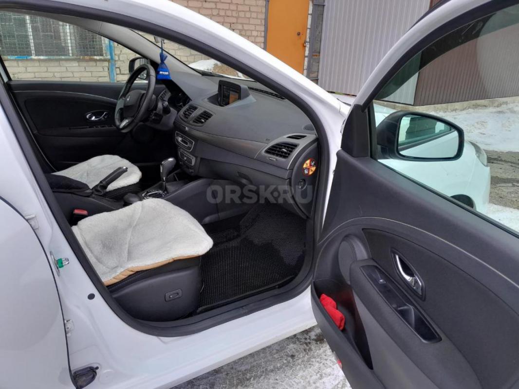 Продам свой автомобиль Renault Megane (1,6 CVT 2013 г. - Орск