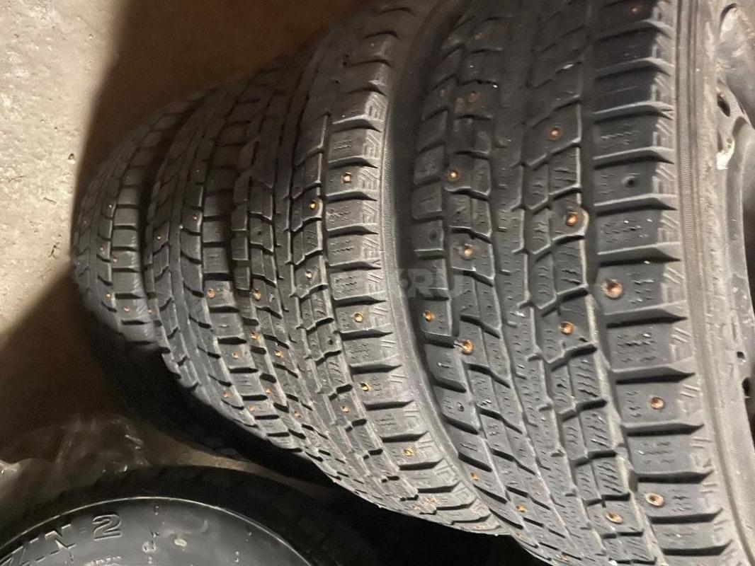 Продам комплект зимней резины DUNLOP 185/65R15 на штампованных дисках стояли на KIA реальному покупа - Орск