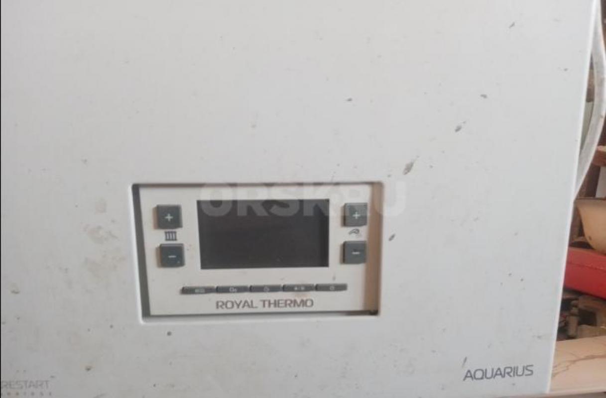 Продаётся котел газовый настенный Royal Thermo Aquarius 24ВС, ставили 5лет назад , работает без наре - Орск