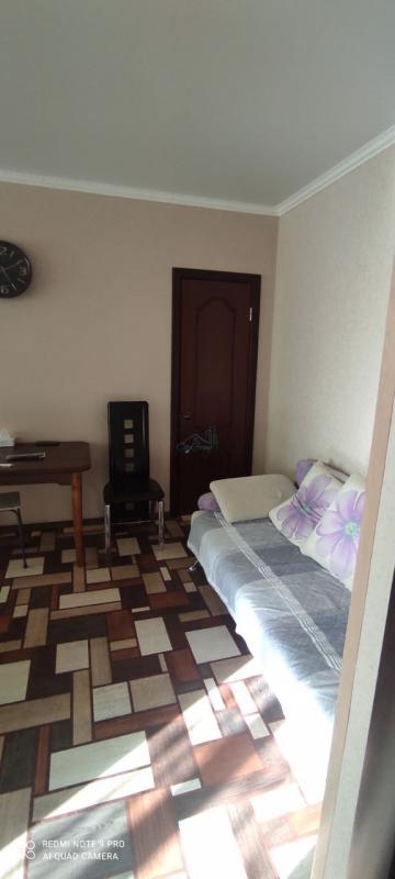 Предлагаем вашему вниманию отличную двухкомнатную квартиру на третьем этаже в центре города! - Новотроицк