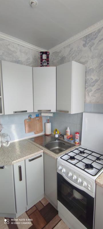 Предлагаем вашему вниманию отличную двухкомнатную квартиру на третьем этаже в центре города! - Новотроицк