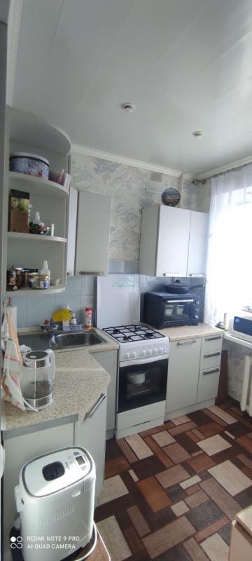 Предлагаем вашему вниманию отличную двухкомнатную квартиру на третьем этаже в центре города! - Новотроицк