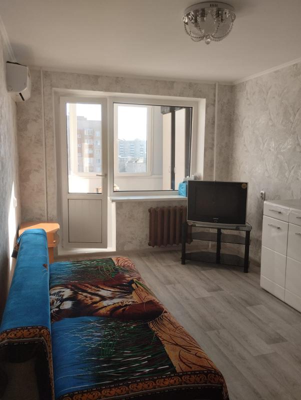 Продается 2 комнатная квартира улучшенной планировки туалет и ванная в кафеле сделан косметический р - Новотроицк