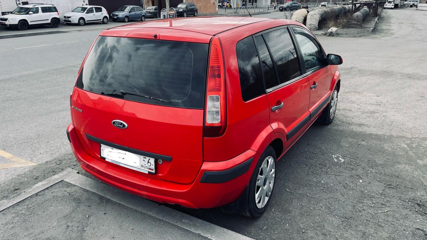 Продается Ford Fusion 2007 года

Комплектация :

- Электростеклоподъёмники.

- Аудио система. - Новотроицк