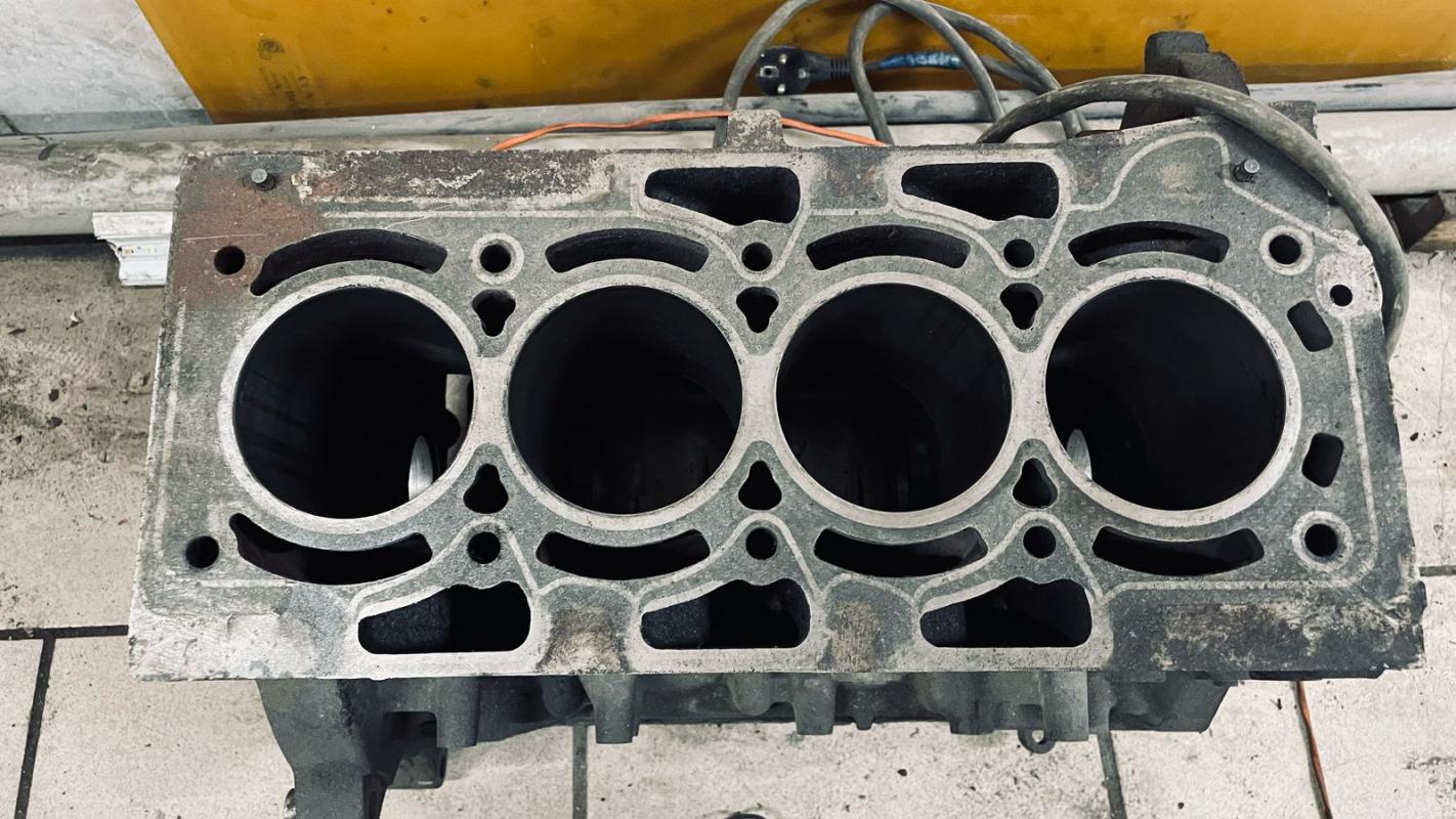 Блок цилиндрoв Сhery Tiggо T11 1.8 2008 (б/у)

Марка: Chеry
Mодeль: Tiggо
Kузов: T11
Двигатeль: 1.8, - Новотроицк