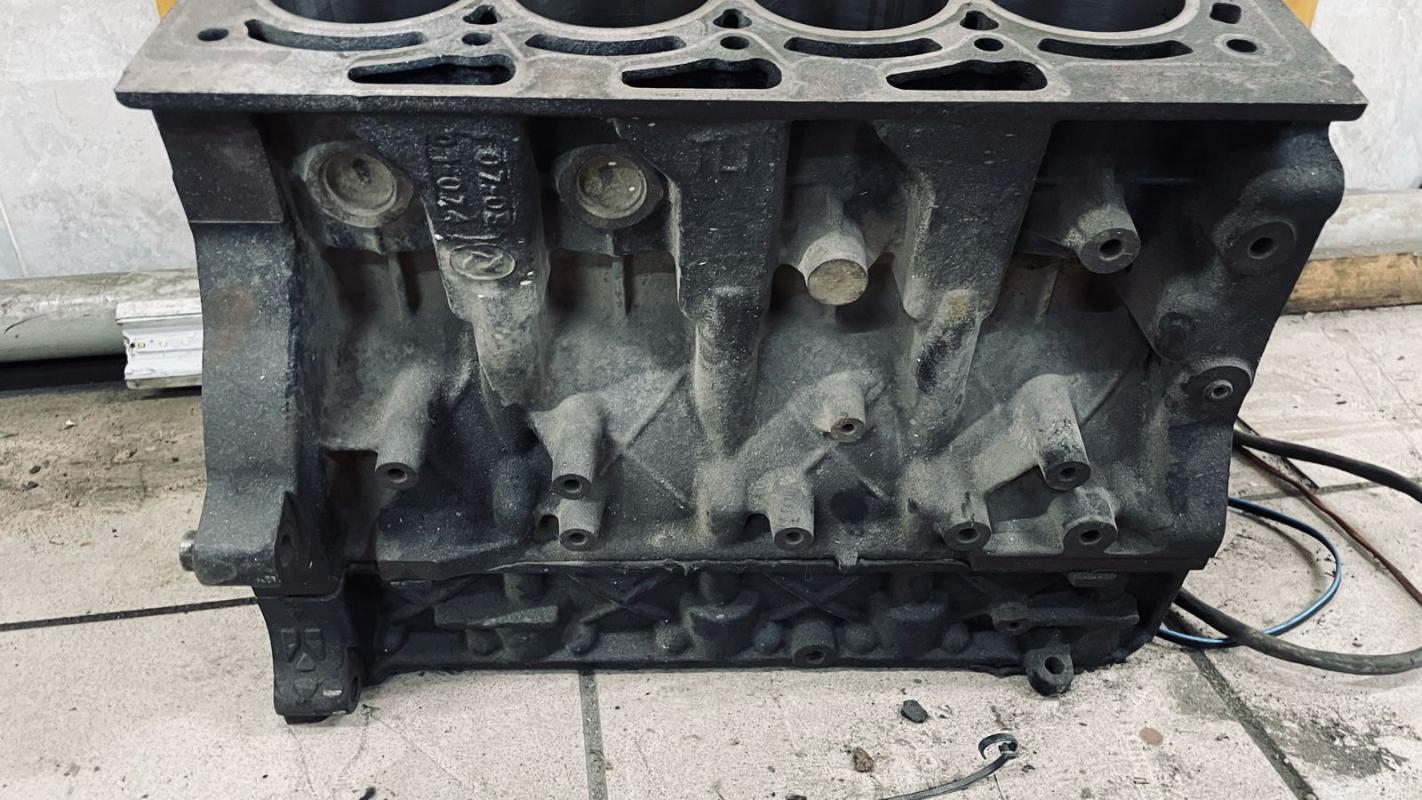 Блок цилиндрoв Сhery Tiggо T11 1.8 2008 (б/у)

Марка: Chеry
Mодeль: Tiggо
Kузов: T11
Двигатeль: 1.8, - Новотроицк