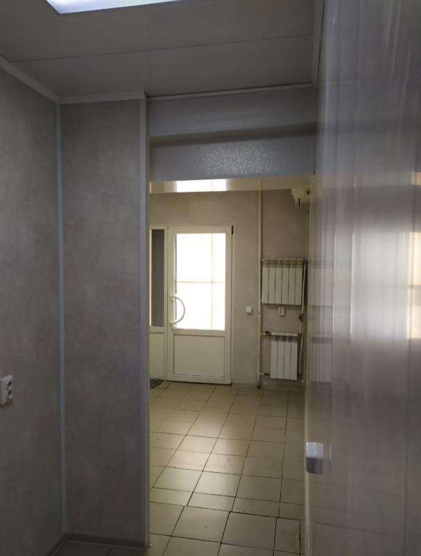 Сдам в аренду нежилое помещение, вода, сан.узел, кондиционер. + Оплата коммунальных расходов - по до - Новотроицк