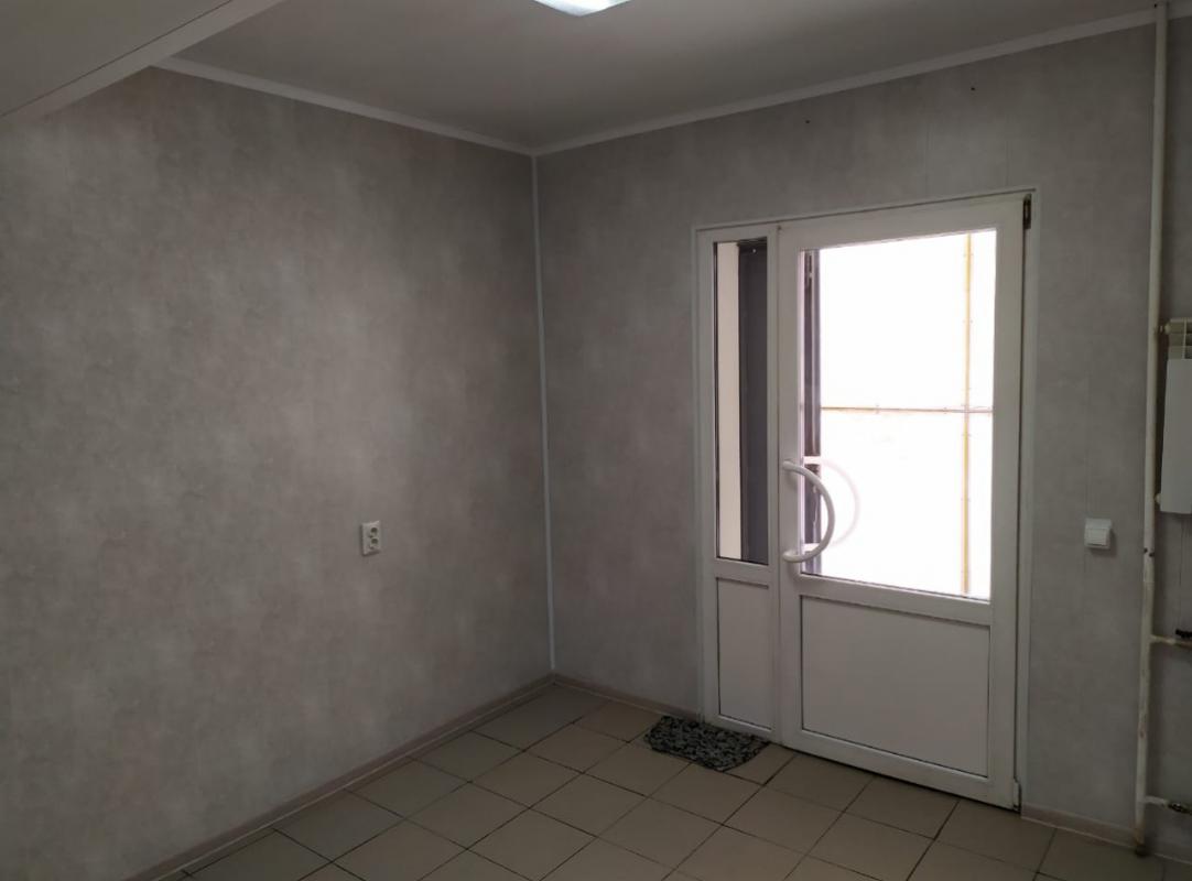 Сдам в аренду нежилое помещение, вода, сан.узел, кондиционер. + Оплата коммунальных расходов - по до - Новотроицк