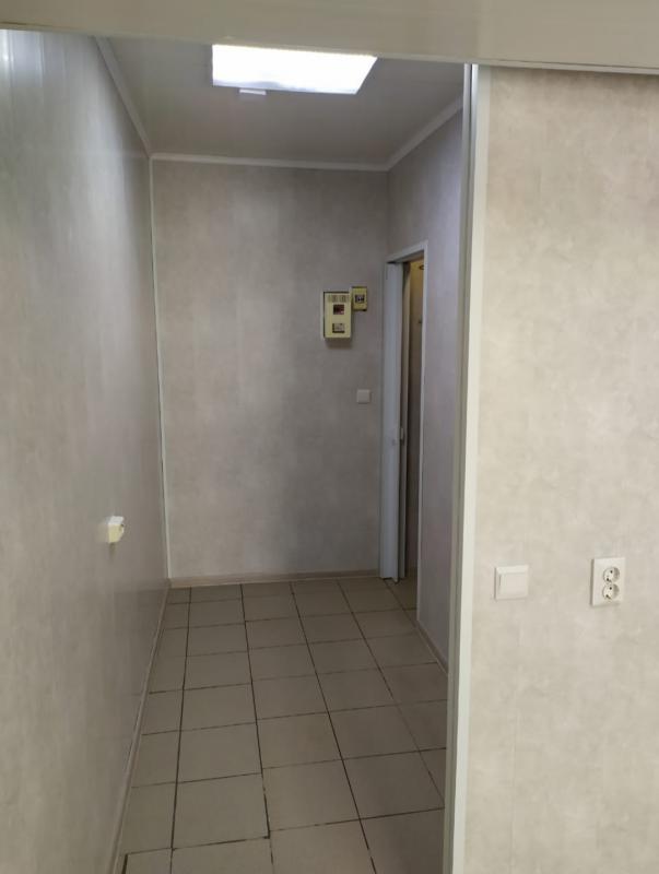 Сдам в аренду нежилое помещение, вода, сан.узел, кондиционер. + Оплата коммунальных расходов - по до - Новотроицк