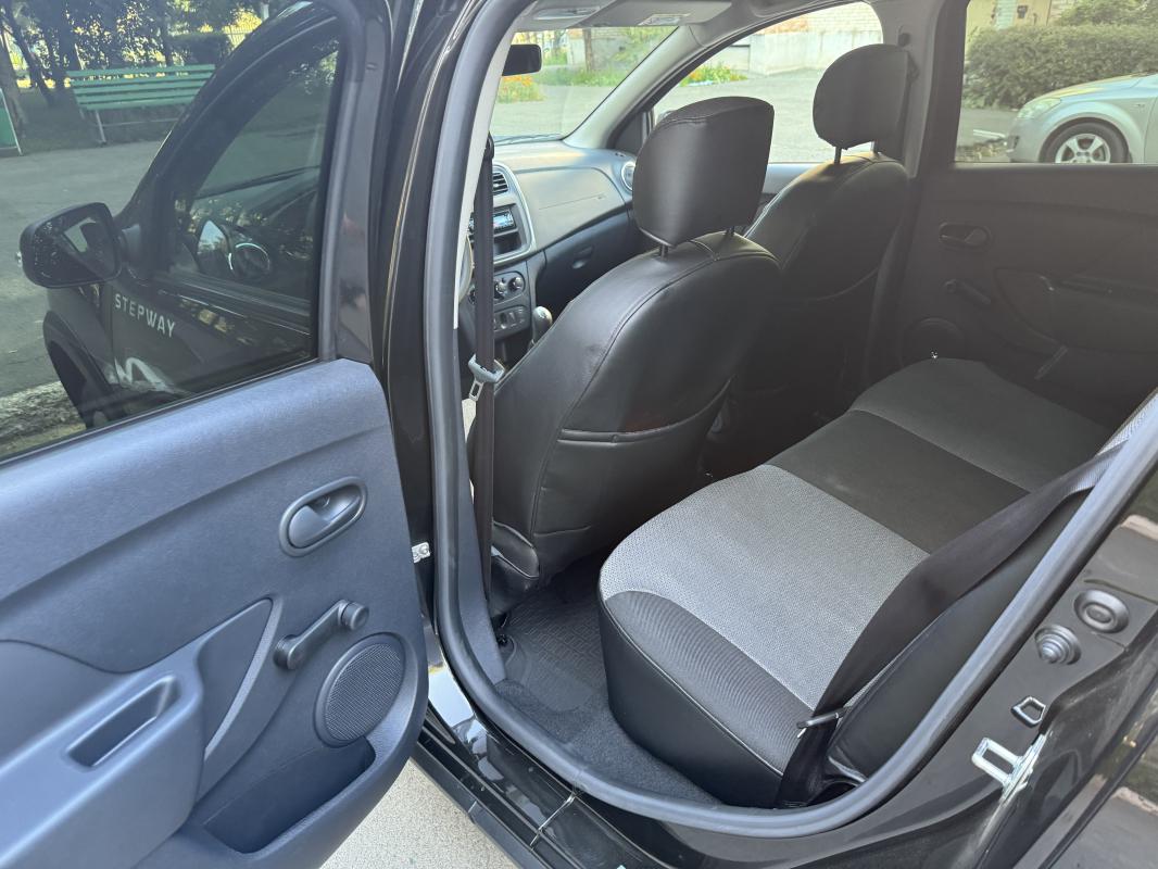 Машина в состоянии новой. - 