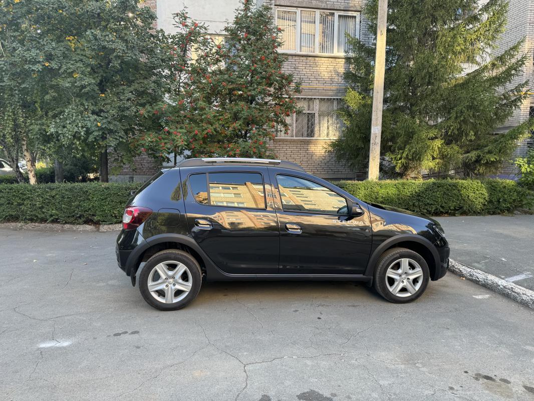 Машина в состоянии новой. - 