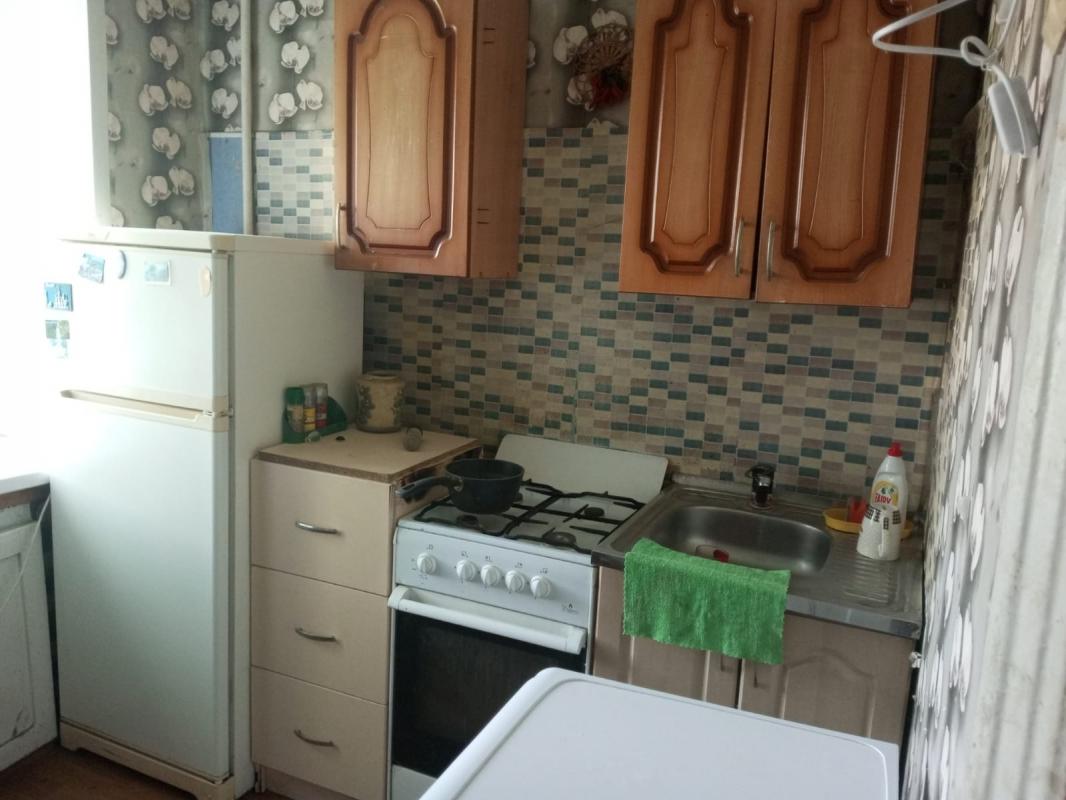 Квартира теплая, очень хороший и тихий район, рядом находится Новотроицкий политехнический колледж, - Новотроицк