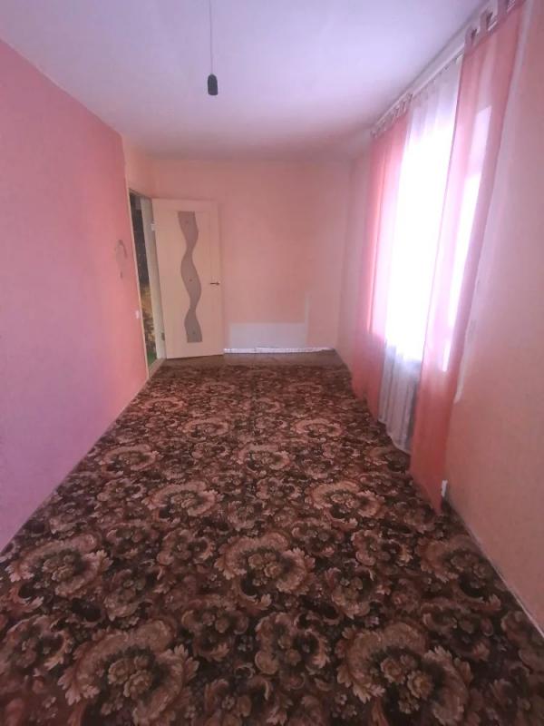 Продаётся уютная 2-комнатная квартира на втором этаже четырёхэтажного кирпичного дома по адресу: ули - Гай